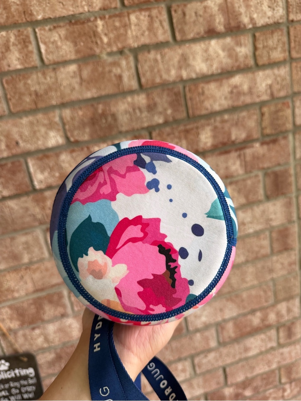 HydroJug Floral Sleeve in Pink and Blue - Picture 4 of 4